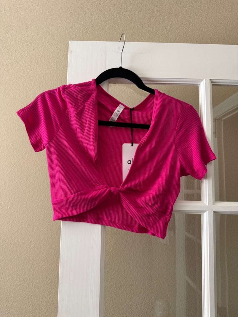 ALO Yoga Fuchsia Twist-Front Ribbed Crop Top